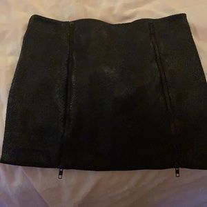 Black animal print mini skirt